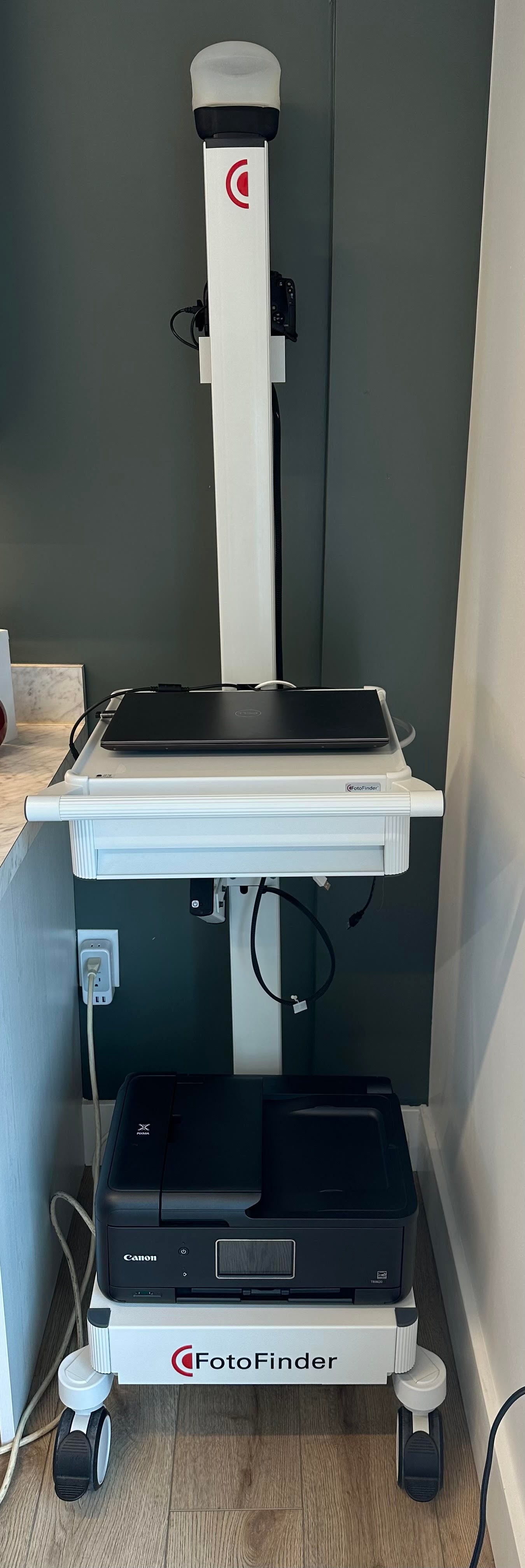 2019 FotoFinder Aesthetic Imaging Station for Sale